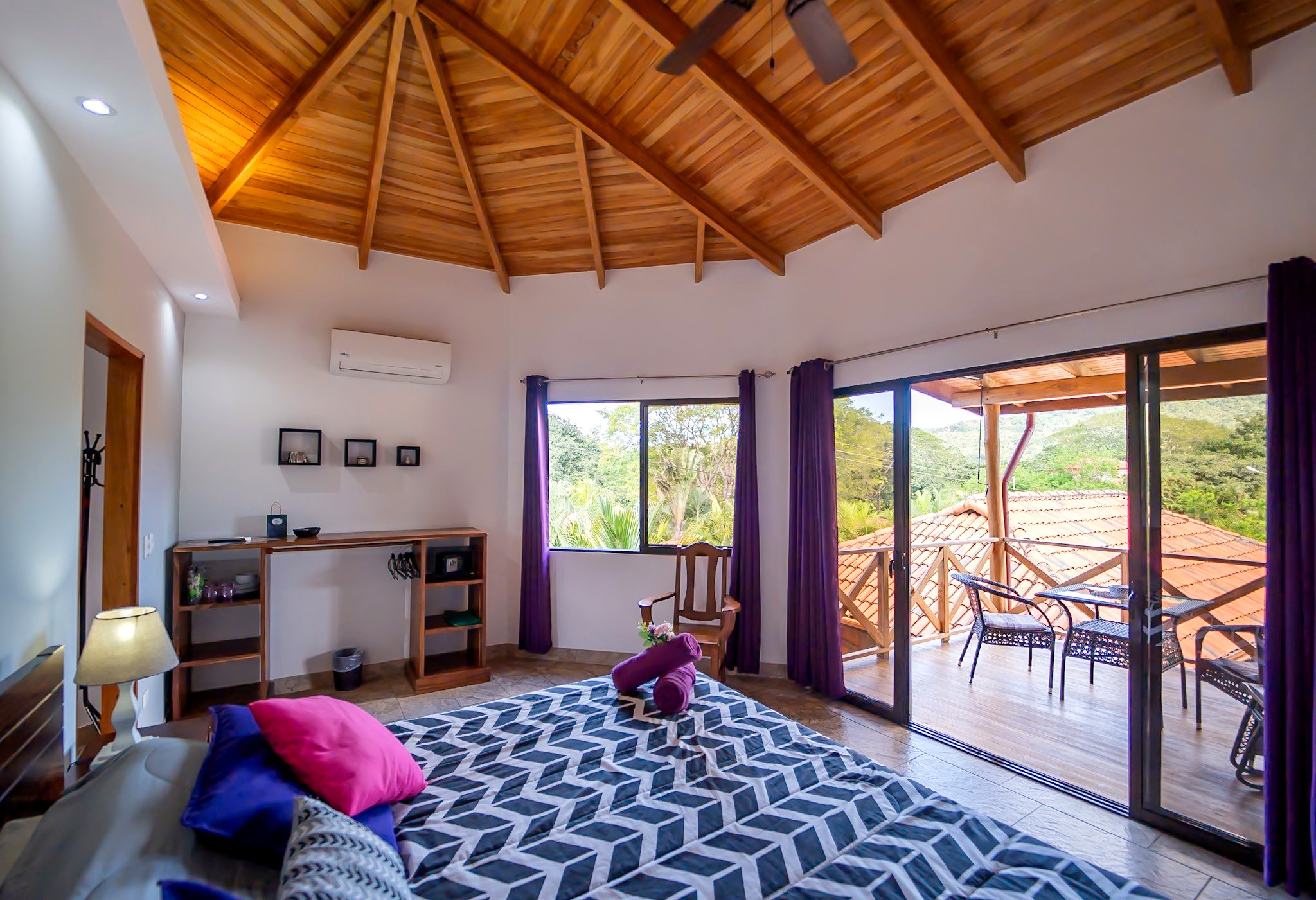 Superior King · Upper Floor view 2